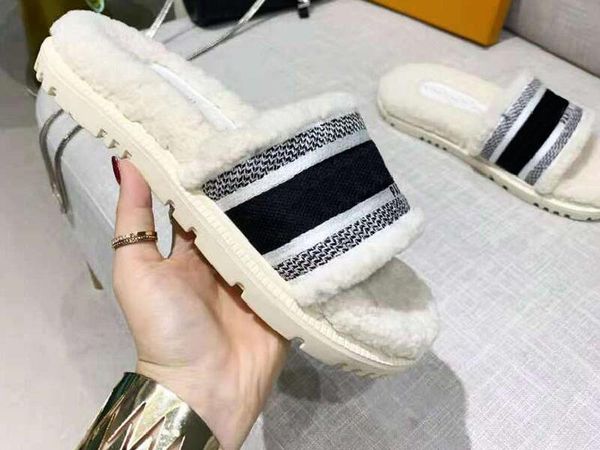 realfine888 slippers 5a 6091220 dway slide cotton and shearling sandals for women size 35-40, Black
realfine888 slippers 5a 6091220 dway slide cotton and shearling sandals for women size 35-40, Black