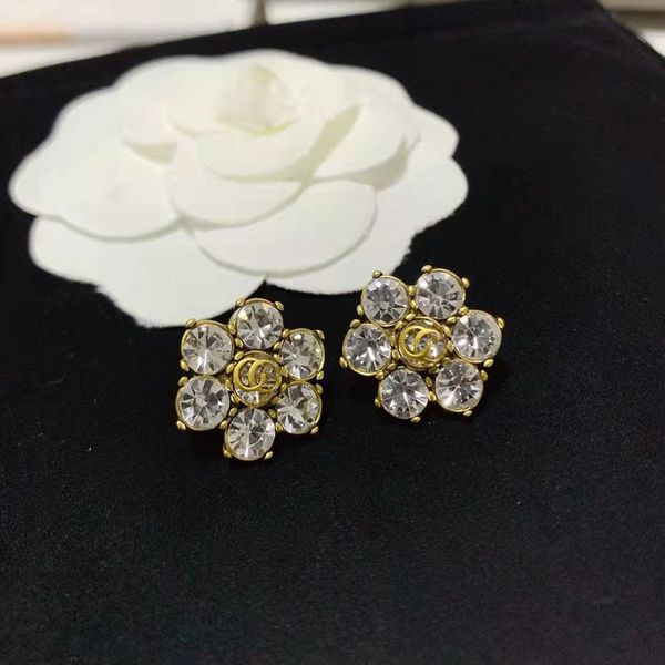 ladies fashion jewelry 2021 double earrings rhinestone fashion trendy net red earrings female brass 925 silver needle, Golden
ladies fashion jewelry 2021 double earrings rhinestone fashion trendy net red earrings female brass 925 silver needle, Golden