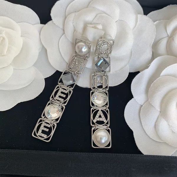 2021 new white gold pearl letters diamond dangle chandelier earrings aretes orecchini for women party lovers gift engagement jewelry, Silver
2021 new white gold pearl letters diamond dangle chandelier earrings aretes orecchini for women party lovers gift engagement jewelry, Silver