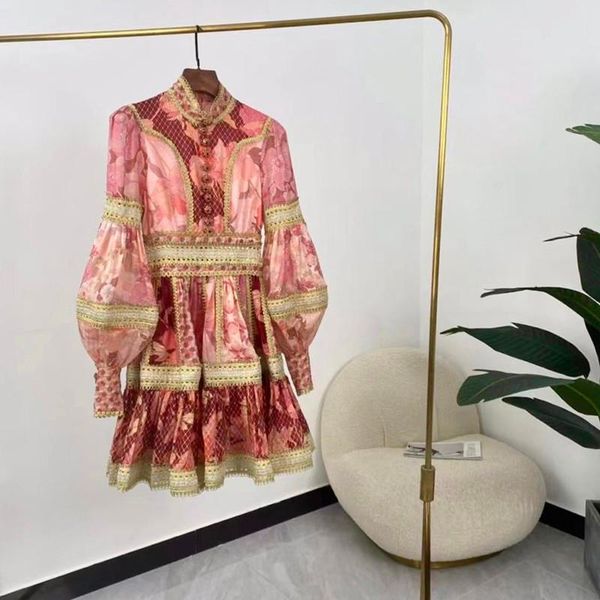 casual dresses autumn women fashion pink red floral print bright silk long lantern sleeve diamonds buttons mini 2021, Black;gray
casual dresses autumn women fashion pink red floral print bright silk long lantern sleeve diamonds buttons mini 2021, Black;gray