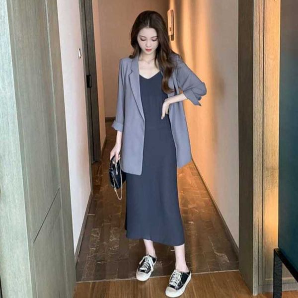 temperament godds two piece 2021 summer net red blazer with mid long suspender drs suit, Black;gray
temperament godds two piece 2021 summer net red blazer with mid long suspender drs suit, Black;gray
