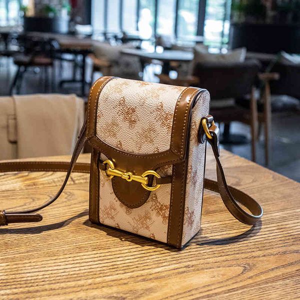 handbag women's 2021 summer net red same color contrast small square bag mini mobile phone ins single shoulder messenger, Black;red
handbag women's 2021 summer net red same color contrast small square bag mini mobile phone ins single shoulder messenger, Black;red