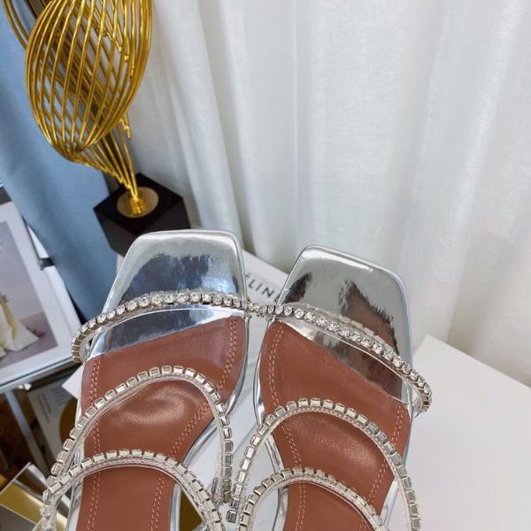 muaddi gilda silver amina leather sandals crystal encrusted strap spool heels sky high heel for women summer luxury designers shoes party we, Black
muaddi gilda silver amina leather sandals crystal encrusted strap spool heels sky high heel for women summer luxury designers shoes party we, Black