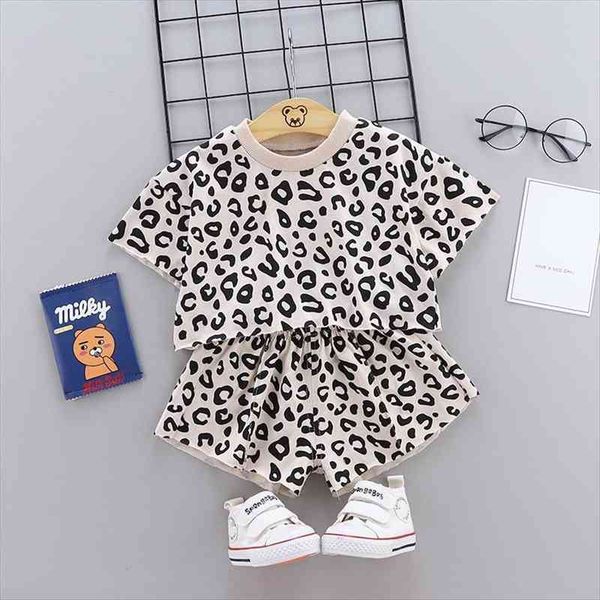 summer childrens girls clothing sets fashion print short sleeve t shirt shorts girl clothes 2 pcs, White
summer childrens girls clothing sets fashion print short sleeve t shirt shorts girl clothes 2 pcs, White