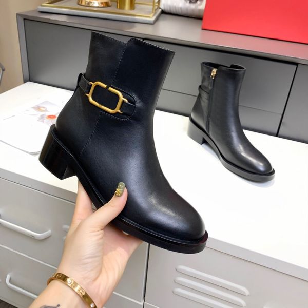 2021 women 6.5cm high heel knee boots fashion autumn winter rivet platform ankle boot r luxurys ladies thick bottom warm half booty box size, Black
2021 women 6.5cm high heel knee boots fashion autumn winter rivet platform ankle boot r luxurys ladies thick bottom warm half booty box size, Black