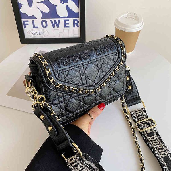 75% off luggage factory wholesale lingge embroidered thread bag female summer new small square three-layer underarm single shoulder messenge, Black;red
75% off luggage factory wholesale lingge embroidered thread bag female summer new small square three-layer underarm single shoulder messenge, Black;red
