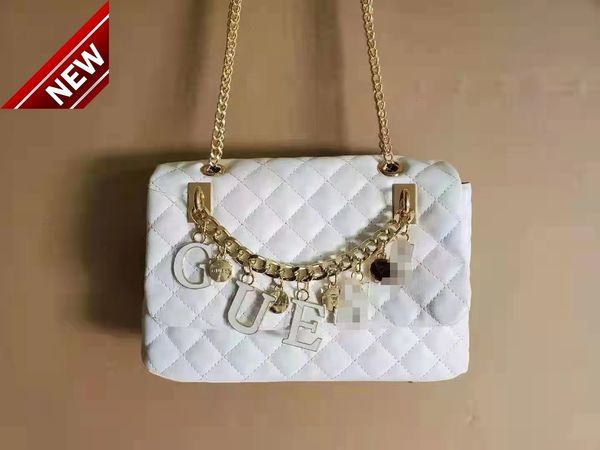 2022 new gues & lingge pendant chain women's single shoulder diagonal bag 
2022 new gues & lingge pendant chain women's single shoulder diagonal bag