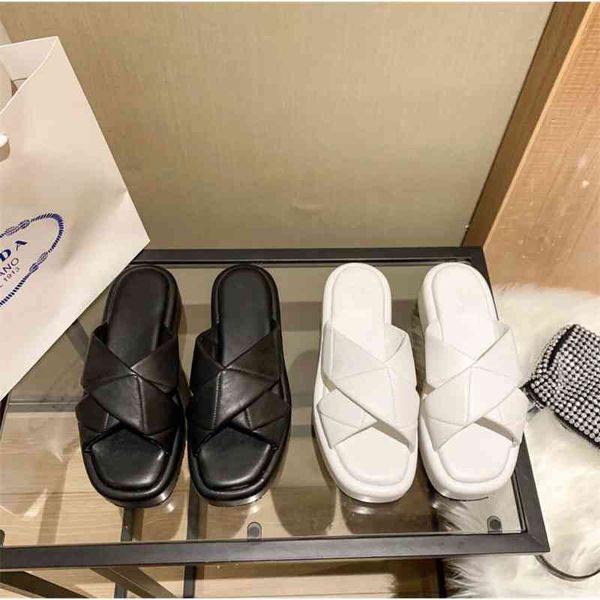 2021 summer new p triangle crossed with thick bottom muffin sandals for women, Black
2021 summer new p triangle crossed with thick bottom muffin sandals for women, Black