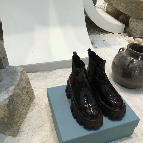 woman's leather shoes lace up buckle ankle boots factory direct female rough heel round head autumn winter mar, Black
woman's leather shoes lace up buckle ankle boots factory direct female rough heel round head autumn winter mar, Black