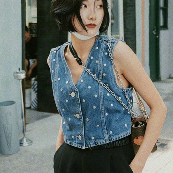 women's vests women denim tank 2021 summer sleeveless blue v-neck single breasted rivet decoration female fashion vest, Black;white
women's vests women denim tank 2021 summer sleeveless blue v-neck single breasted rivet decoration female fashion vest, Black;white