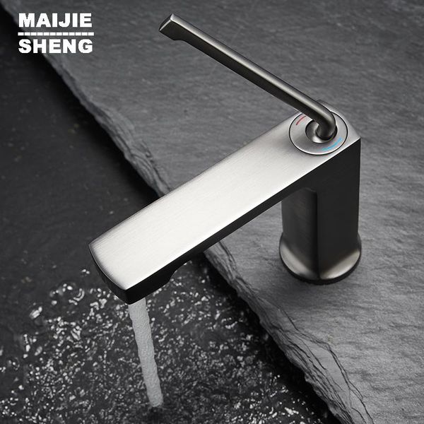 bathroom sink faucets basin faucet modern mixer tap black/gun dust wash single handle and cold waterfall top
bathroom sink faucets basin faucet modern mixer tap black/gun dust wash single handle and cold waterfall top