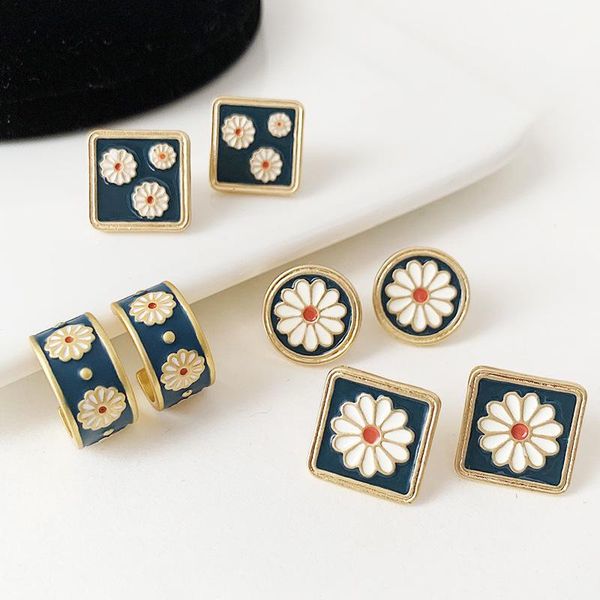 korean fashion flower enamel square round stud earrings for women simple metal geometry daisy jewelry gifts, Golden;silver
korean fashion flower enamel square round stud earrings for women simple metal geometry daisy jewelry gifts, Golden;silver