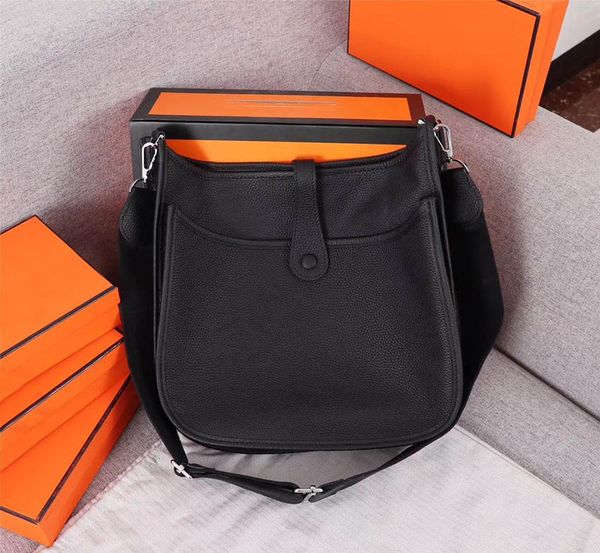 luxurys designers bags womens handbags genuine leather famous desinger brand the pouch soft ladies large hand fashion women bag
luxurys designers bags womens handbags genuine leather famous desinger brand the pouch soft ladies large hand fashion women bag