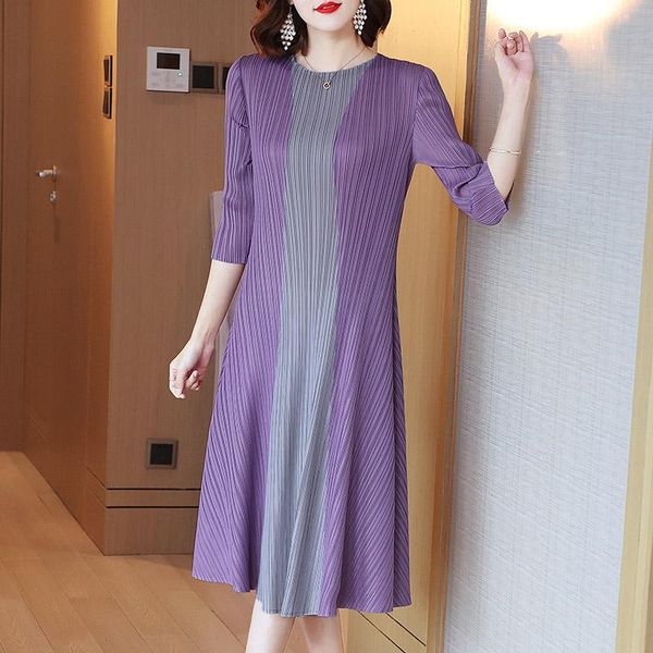 casual dresses plus size dress 2021 autumn women fashion slim contrast color round neck stretch miyake pleated for 45-75kg, Black;gray
casual dresses plus size dress 2021 autumn women fashion slim contrast color round neck stretch miyake pleated for 45-75kg, Black;gray