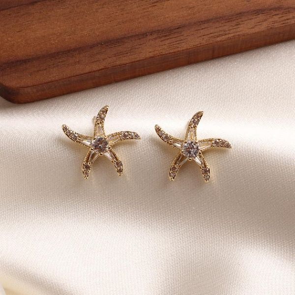 korean design fashion jewelry exquisite copper inlaid zircon small starfish students daily wild female earring stud, Golden;silver
korean design fashion jewelry exquisite copper inlaid zircon small starfish students daily wild female earring stud, Golden;silver