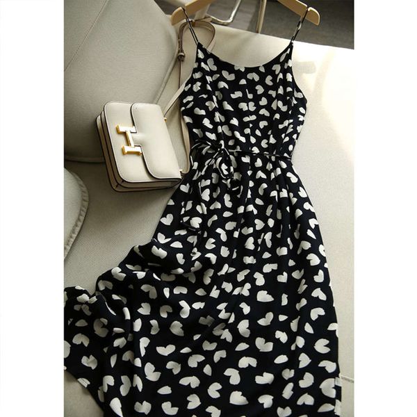 bright summer gentle thin shoulder strap can be matched with small cardigan print dress, Black;gray
bright summer gentle thin shoulder strap can be matched with small cardigan print dress, Black;gray