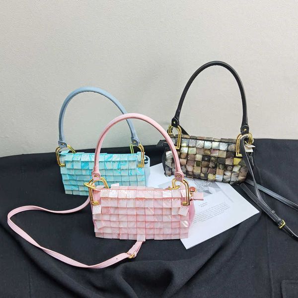 underarm 2021 shell square shrimp bright slice hand woven hand-held women's dinner bag
underarm 2021 shell square shrimp bright slice hand woven hand-held women's dinner bag