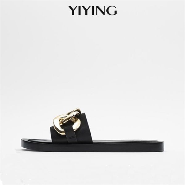 ins style sandals summer black women slippers brand designer golden metal chain flat shoes casual outside peep toe 210628
ins style sandals summer black women slippers brand designer golden metal chain flat shoes casual outside peep toe 210628
