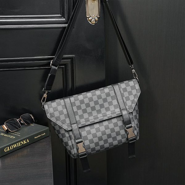 bag handbag trendy fashion men's leisure small horizontal postman single shoulder diagonal cross lattice 2021, Black;red
bag handbag trendy fashion men's leisure small horizontal postman single shoulder diagonal cross lattice 2021, Black;red