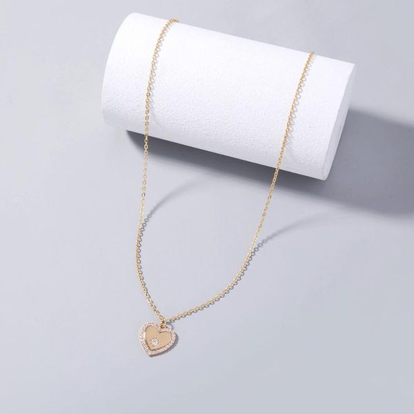 chains gold retro women's neck chain micro-inlaid zircon jewelry on the love heart shape pendant necklaces for women, Silver
chains gold retro women's neck chain micro-inlaid zircon jewelry on the love heart shape pendant necklaces for women, Silver
