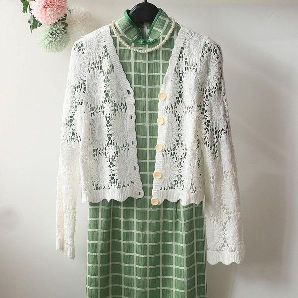 women's blouses & shirts 2021 summer women and cardigan lace hollow out knitted female single breasted crochet flowers fashion plus siz, White
women's blouses & shirts 2021 summer women and cardigan lace hollow out knitted female single breasted crochet flowers fashion plus siz, White