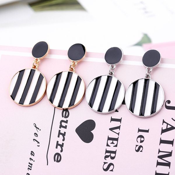 e1456 classic geometric fashion versatile black and white stripe round brand pendant earrings, Silver
e1456 classic geometric fashion versatile black and white stripe round brand pendant earrings, Silver