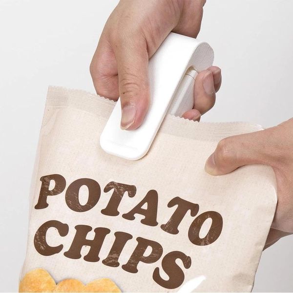 bag clips mini heiÃsiegelgerät haushaltszubehör plastiktütenversiegelung zum aufbewahren von küchennahrungssnacks obst und gemüse
bag clips mini heiÃsiegelgerät haushaltszubehör plastiktütenversiegelung zum aufbewahren von küchennahrungssnacks obst und gemüse