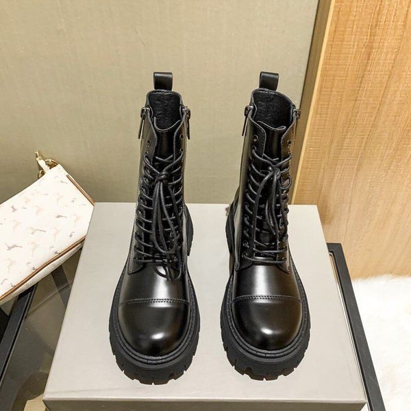 designer ladies shoes fashion british boot round toe martin boots for women patent leather thick bottom ankle-boot size:35-40 lcm, Black
designer ladies shoes fashion british boot round toe martin boots for women patent leather thick bottom ankle-boot size:35-40 lcm, Black