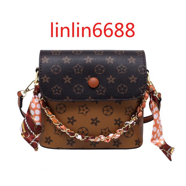 women's bag new autumn and winter retro chain small square bags versatile fashion silk scarf single shoulder small handbags messenger b
women's bag new autumn and winter retro chain small square bags versatile fashion silk scarf single shoulder small handbags messenger b