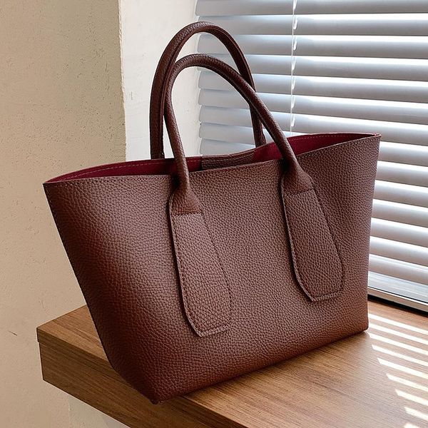 evening bags vintage large tote bag 2021 winter pu leather women's designer handbag commute capacity shoulder
evening bags vintage large tote bag 2021 winter pu leather women's designer handbag commute capacity shoulder