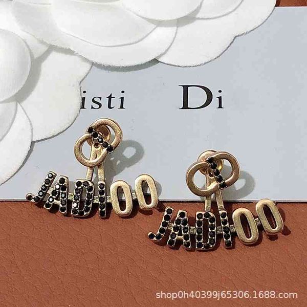 75% off outlet online family fan-shaped color drill 2021 new fashion simple versatile letter earrings female 925 silver needle, Golden
75% off outlet online family fan-shaped color drill 2021 new fashion simple versatile letter earrings female 925 silver needle, Golden