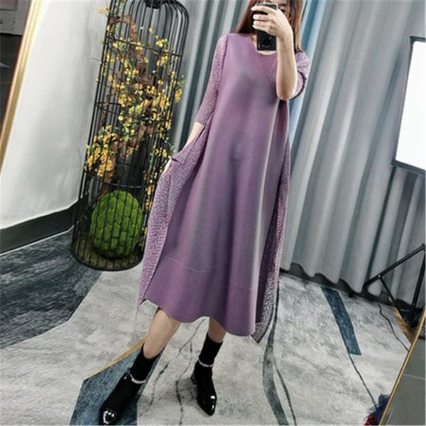 casual dresses miyake pleated dress 2021 spring and summer o-neck sleeves fashionable comfortable stitching women's loose large size dr, Black;gray
casual dresses miyake pleated dress 2021 spring and summer o-neck sleeves fashionable comfortable stitching women's loose large size dr, Black;gray