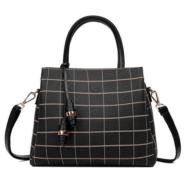women's bag autumn and winter high-capacity hand commuting soft leather tote fashion women's printed bag messenger
women's bag autumn and winter high-capacity hand commuting soft leather tote fashion women's printed bag messenger