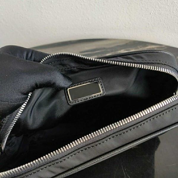 handbag foreign trade original single yellow triangle chest bag men's european station versatile waterproof nylon waist handbag zly
handbag foreign trade original single yellow triangle chest bag men's european station versatile waterproof nylon waist handbag zly