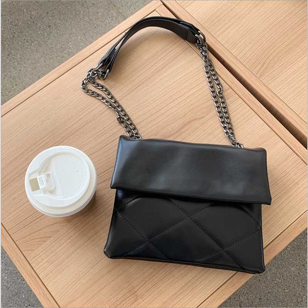 evening bags solid color shoulder messenger bag 2021 ladies chain handbags fashion casual shopping multi-layer envelope
evening bags solid color shoulder messenger bag 2021 ladies chain handbags fashion casual shopping multi-layer envelope