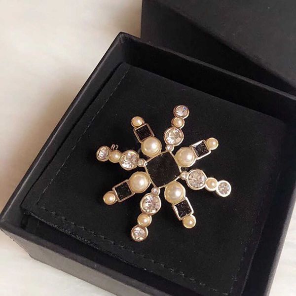 brand fashion jewelry vintage style star brooch sweater snowflake design light gold color fine cute lovely luxury, Gray
brand fashion jewelry vintage style star brooch sweater snowflake design light gold color fine cute lovely luxury, Gray