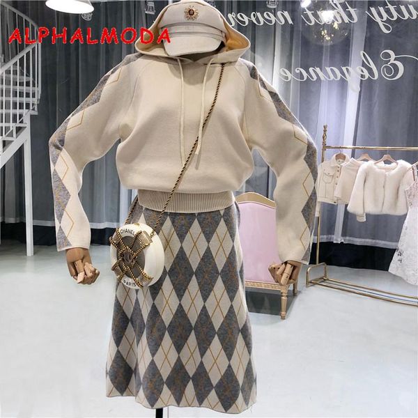 women's two piece pants alphalmoda 2021style long sleeves hooded sweater + mid-calf skirt 2pcs casual knitting suits plaids print trend, White
women's two piece pants alphalmoda 2021style long sleeves hooded sweater + mid-calf skirt 2pcs casual knitting suits plaids print trend, White