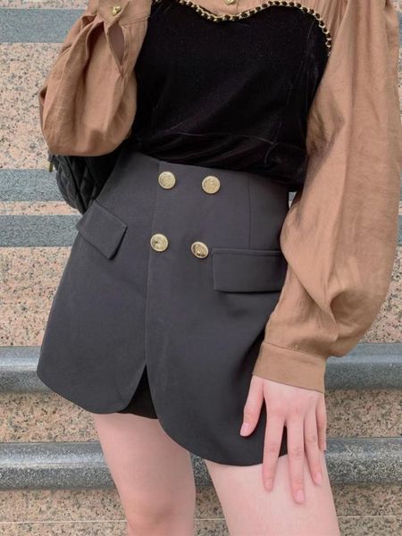 women's shorts european station goods 2021 autumn and winter metal buckle fake two-piece double-breasted thin wide-leg haka, White;black
women's shorts european station goods 2021 autumn and winter metal buckle fake two-piece double-breasted thin wide-leg haka, White;black