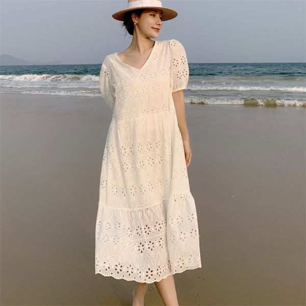 vintage women's holiday long beach dress female summer white v-neck hollow embroidery casual loose 210519, Black;gray
vintage women's holiday long beach dress female summer white v-neck hollow embroidery casual loose 210519, Black;gray