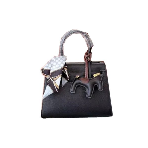 beautiful women bag new leather palm pattern versatile one shoulder portable messenger
beautiful women bag new leather palm pattern versatile one shoulder portable messenger
