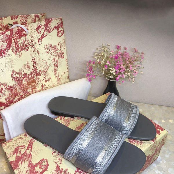 2021 luxury fashion designer women's slippers flat shoes summer outdoor floor sliding wedge beach sandals grey letter barefoot embroide, Black
2021 luxury fashion designer women's slippers flat shoes summer outdoor floor sliding wedge beach sandals grey letter barefoot embroide, Black