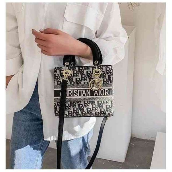 83% off wholesale sale fashionable hand-held princess bag new fashion niche design atmosphere small square bag net red popular slant across
83% off wholesale sale fashionable hand-held princess bag new fashion niche design atmosphere small square bag net red popular slant across