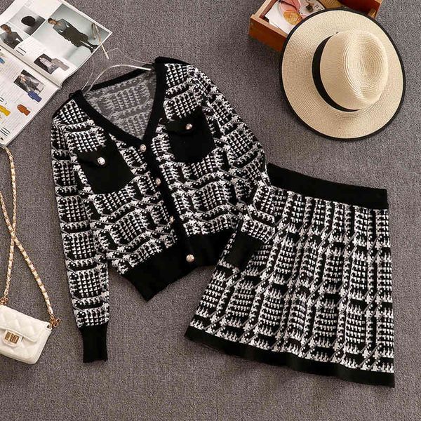 skirts spring autumn korean mesh suits with plaid v-plaid neck cardigan + line skirt set vintage sweatsuits for woman 2 piece together, Black
skirts spring autumn korean mesh suits with plaid v-plaid neck cardigan + line skirt set vintage sweatsuits for woman 2 piece together, Black