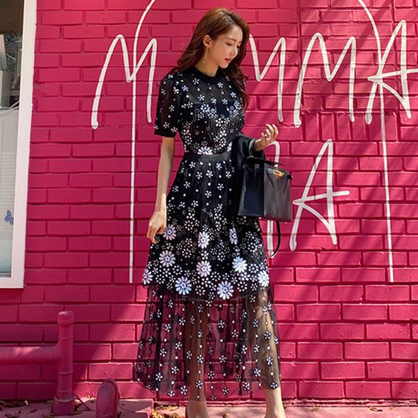 Runway Designer Women Summer 2021 Sequins Embroidery Short Sleeve Sexy Black Mesh Midi Dress Dresses Fashion Female Vestidos, Picture color
Runway Designer Women Summer 2021 Sequins Embroidery Short Sleeve Sexy Black Mesh Midi Dress Dresses Fashion Female Vestidos, Picture color