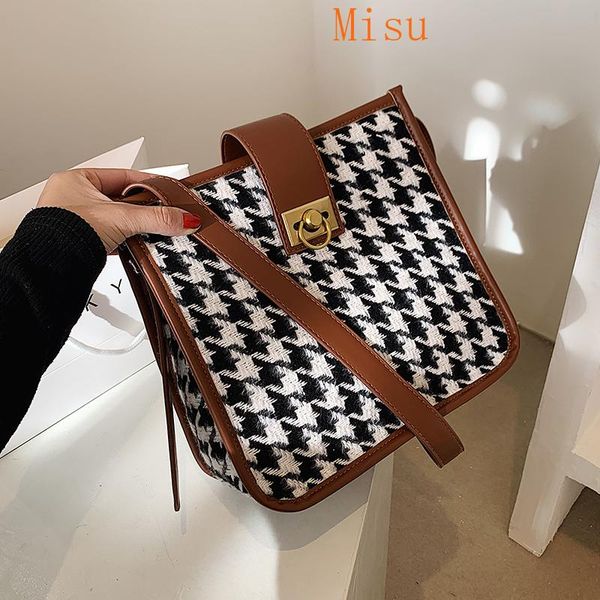 niche design large-capacity handbag 2021 fashion messenger bag shoulder bucket underarm dual-use width: 26cm bags
niche design large-capacity handbag 2021 fashion messenger bag shoulder bucket underarm dual-use width: 26cm bags