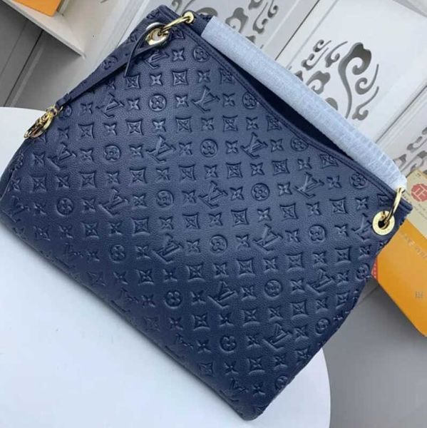 body brand designer luxury totes m40249 m93450 new large-capacity cross women's bag, shoulder handbags bag iconic handles shoulder bags
body brand designer luxury totes m40249 m93450 new large-capacity cross women's bag, shoulder handbags bag iconic handles shoulder bags