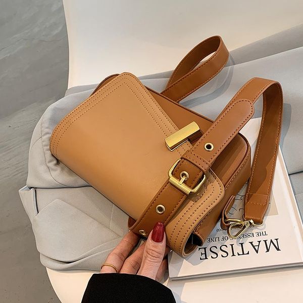 evening bags niche design bag female ins 2021 fashion high-end style messenger wild square single shoulder width: 23cm
evening bags niche design bag female ins 2021 fashion high-end style messenger wild square single shoulder width: 23cm