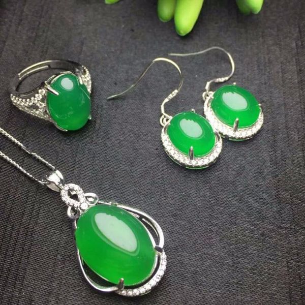 bracelet, earrings & necklace c83#925 silver inlaid natural chalcedony set, the jade face is clean and translucent, Black
bracelet, earrings & necklace c83#925 silver inlaid natural chalcedony set, the jade face is clean and translucent, Black