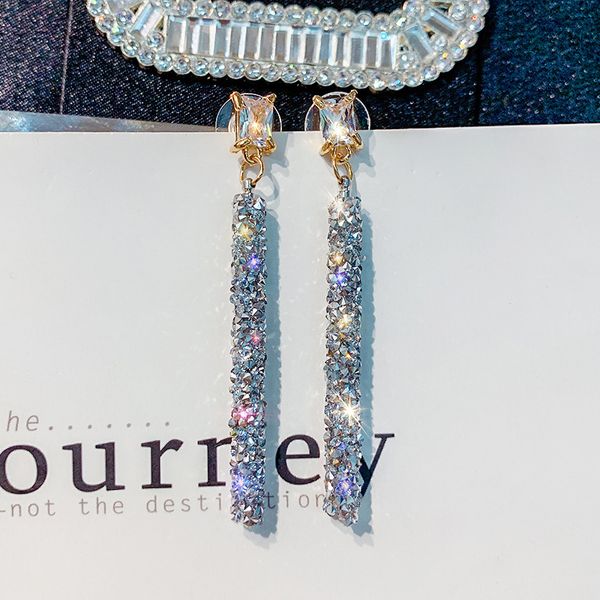 alloy inlaid diamond earrings 925 silver needle advanced temperament celebrity earrings 2021 new creative earrings for women
alloy inlaid diamond earrings 925 silver needle advanced temperament celebrity earrings 2021 new creative earrings for women