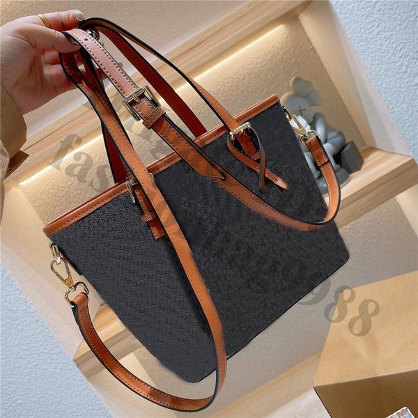 medium mini size real leather totes one side shoulder bags cross body handbags colorful letters luxury designers brand fashion lady womnen m
medium mini size real leather totes one side shoulder bags cross body handbags colorful letters luxury designers brand fashion lady womnen m